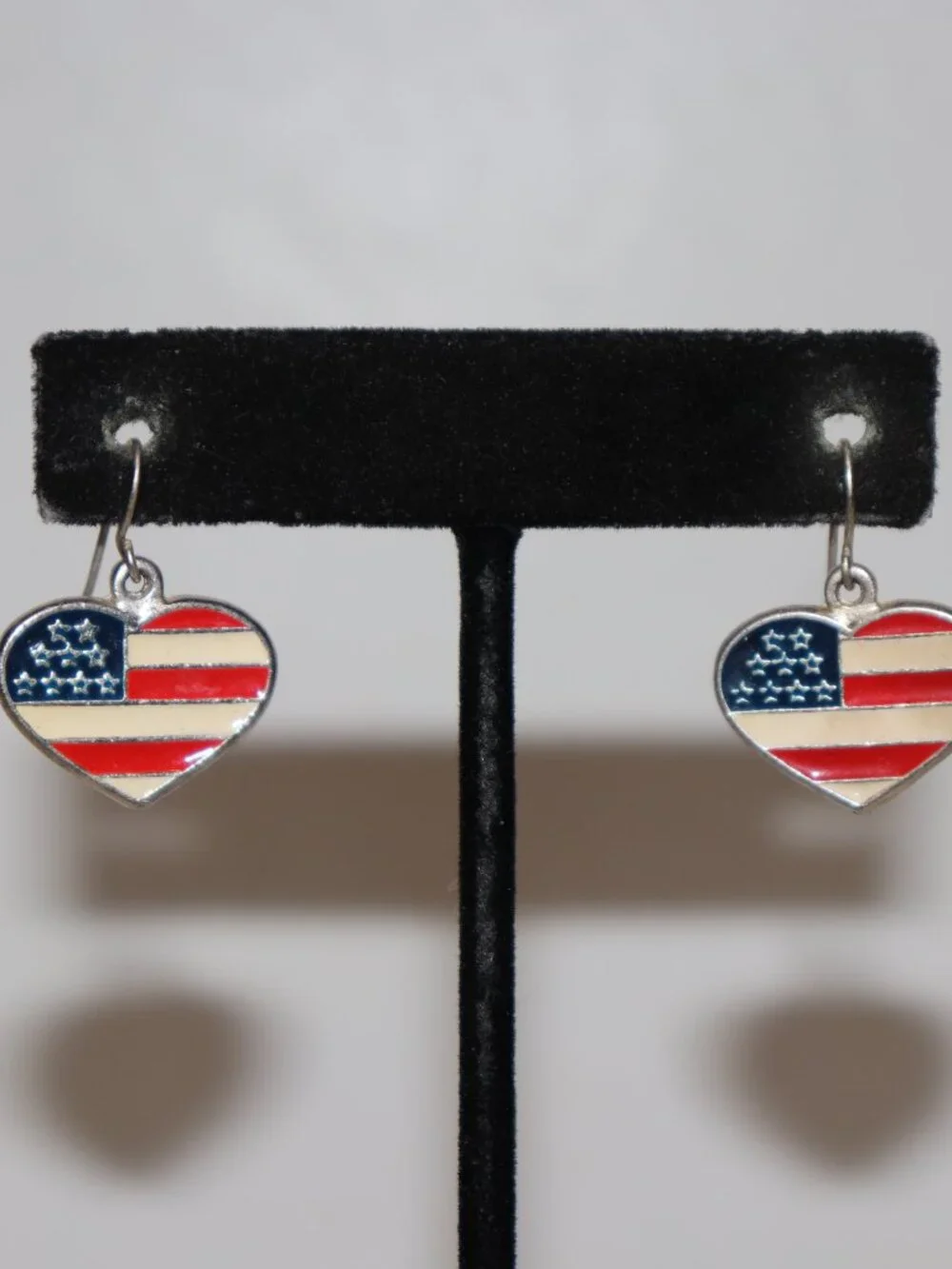 ✨ Vintage Silver Hook Heart Earrings • 1” • Pierced ✨